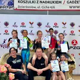 powiększ zdjęcie: Deszcz medali dla Akademia Avatara
