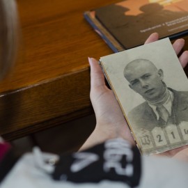 powiększ zdjęcie: Urodziny w Ratuszu. Spotkanie ze Zbigniewem Grochowskim