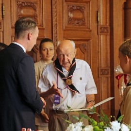 powiększ zdjęcie: Urodziny w Ratuszu. Spotkanie ze Zbigniewem Grochowskim