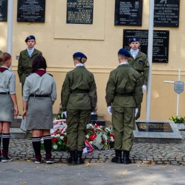 powiększ zdjęcie: Uczcili pamięć ofiar II Wojny Światowej