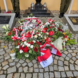 powiększ zdjęcie: Uczcili pamięć ofiar II Wojny Światowej