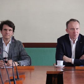 powiększ zdjęcie: Spotkanie z zarządcami na temat podwórek i zasieków śmietnikowych