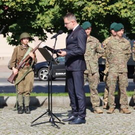 powiększ zdjęcie: Legnickie Obchody Światowego Dnia Sybiraka – hołd dla ofiar Sybiru