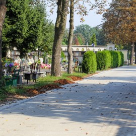 powiększ zdjęcie: Zakończono przebudowę alejek na Cmentarzu Komunalnym