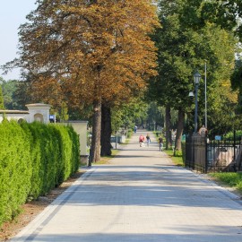 powiększ zdjęcie: Zakończono przebudowę alejek na Cmentarzu Komunalnym