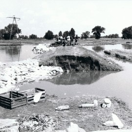powiększ zdjęcie: Wielka woda w Legnicy: 1917-1977-1997