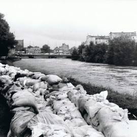 powiększ zdjęcie: Wielka woda w Legnicy: 1917-1977-1997