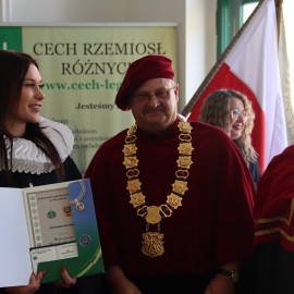 powiększ zdjęcie: W Cechu Rzemiosł Różnych w Legnicy pasowano nowych czeladników
