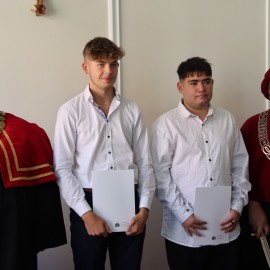 powiększ zdjęcie: W Cechu Rzemiosł Różnych w Legnicy pasowano nowych czeladników