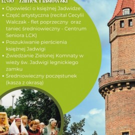 powiększ zdjęcie: „Śniadanie u Piastów” na dziedzińcu Zamku Piastowskiego