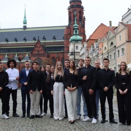 powiększ zdjęcie: Wybrano radnych VIII Kadencji Młodzieżowej Rady Miejskiej Legnicy