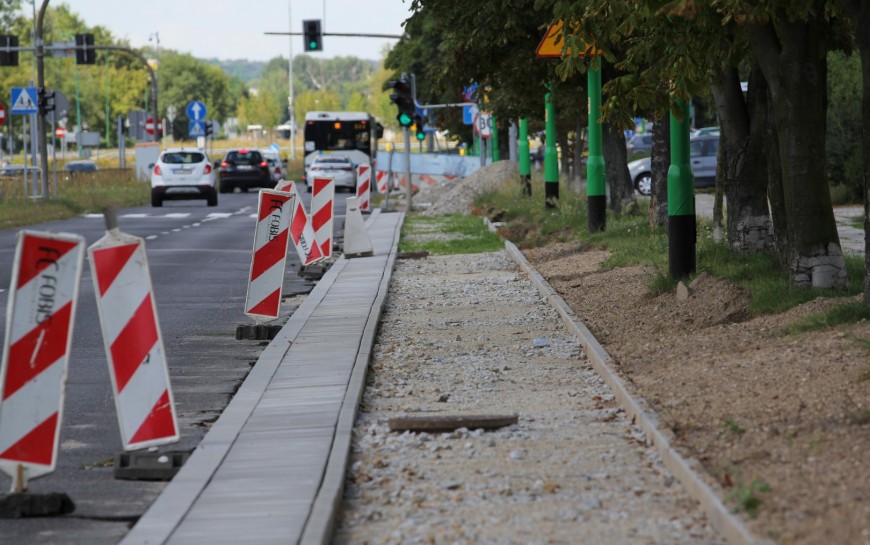 Podpisano umowę na dokończenie dróg rowerowych i chodników na al. Piłsudskiego