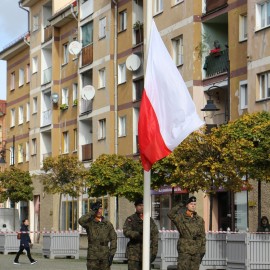 powiększ zdjęcie: Ślubowanie i nadanie sztandaru Wojskowej Szkoły Średniej im. Zawiszy Czarnego