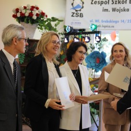 powiększ zdjęcie: Miejskie obchody Dnia Edukacji Narodowej