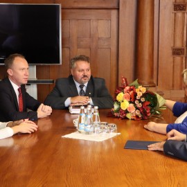 powiększ zdjęcie: 20 lat miłości i wsparcia. Jubileusz rodzinnego pogotowia w Legnicy