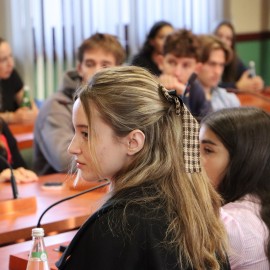 powiększ zdjęcie: Wymiana kulturalna - młodzież z Francji odkrywa nasze miasto