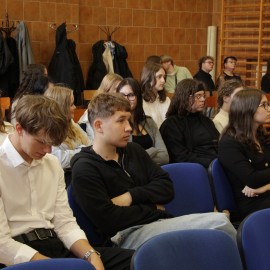 powiększ zdjęcie: Uroczyste wręczenie certyfikatów w Zespole Szkół Ekonomicznych