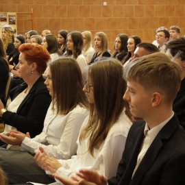 powiększ zdjęcie: Uroczyste wręczenie certyfikatów w Zespole Szkół Ekonomicznych