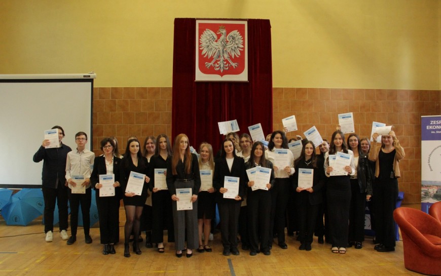 Uroczyste wręczenie certyfikatów w Zespole Szkół Ekonomicznych