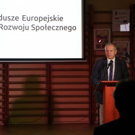 powiększ zdjęcie: Podsumowanie projektów unijnych uczniów Zespołu Szkół ...