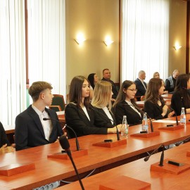 powiększ zdjęcie: I sesja Młodzieżowej Rady Miejskiej Legnicy VIII Kadencji