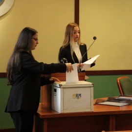 powiększ zdjęcie: I sesja Młodzieżowej Rady Miejskiej Legnicy VIII Kadencji