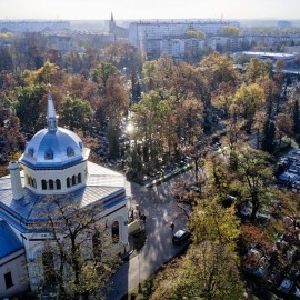 Wszystkich Świętych 2024. Wjazd na Cmentarz Komunalny, punkty usługowe i sanitariaty