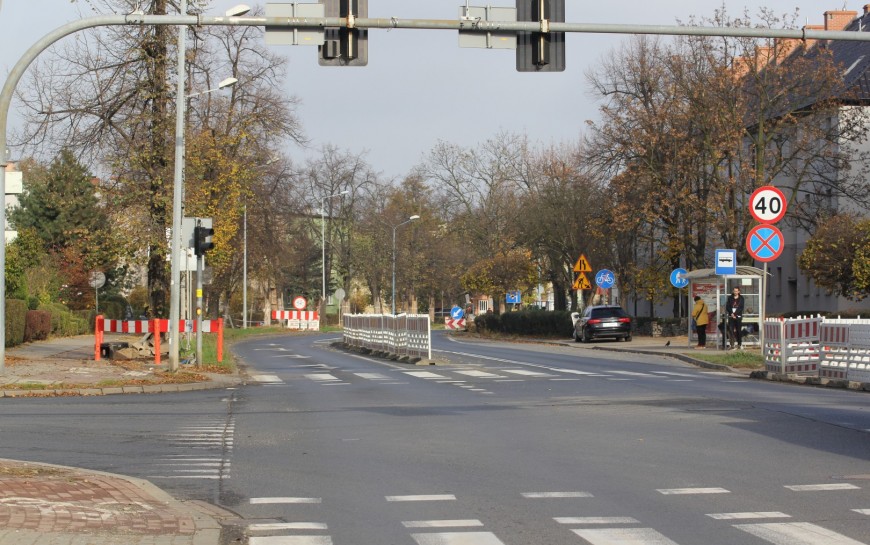 Zmiana organizacji ruchu na skrzyżowaniu al. Rzeczypospolitej z ul. Okrężną
