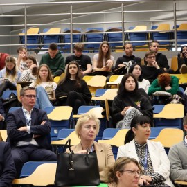 powiększ zdjęcie: Debata o współpracy samorządów w ramach konferencji naukowej