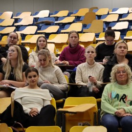powiększ zdjęcie: Debata o współpracy samorządów w ramach konferencji naukowej