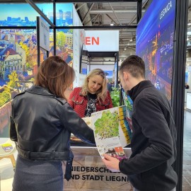 powiększ zdjęcie: Legnica promuje się na targach turystycznych w Lipsku