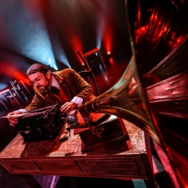 powiększ zdjęcie: Teatr Avatar powraca z najlepszym spektaklem tanecznym 2023 roku!