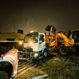 Akcja zima w Legnicy. Sprzęt czeka w gotowości