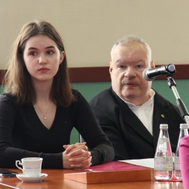 powiększ zdjęcie: Paweł Frost zaprzysiężony na radnego Rady Miejskiej Legnicy