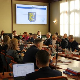 powiększ zdjęcie: Paweł Frost zaprzysiężony na radnego Rady Miejskiej Legnicy