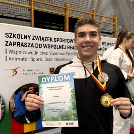 powiększ zdjęcie: Sukcesy zawodników Arashi na Dolnośląskich Igrzyskach Karate Olimpijskiego