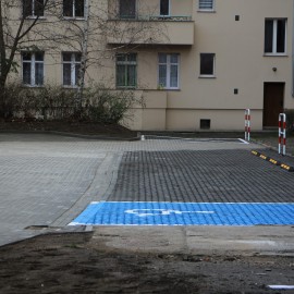 powiększ zdjęcie: Przebudowa podwórza w kwartale przy ulicy św. Trójcy na finiszu