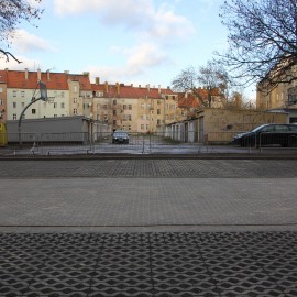 powiększ zdjęcie: Przebudowa podwórza w kwartale przy ulicy św. Trójcy na finiszu