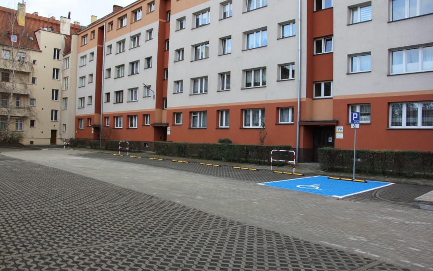 Przebudowa podwórza w kwartale przy ulicy św. Trójcy na finiszu