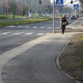 powiększ zdjęcie: Nowe ścieżki rowerowe i chodniki na Piekarach już gotowe