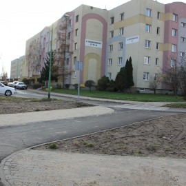 powiększ zdjęcie: Nowe ścieżki rowerowe i chodniki na Piekarach już gotowe