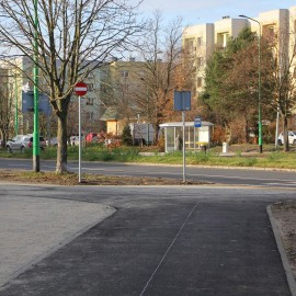 powiększ zdjęcie: Nowe ścieżki rowerowe i chodniki na Piekarach już gotowe