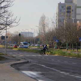 powiększ zdjęcie: Nowe ścieżki rowerowe i chodniki na Piekarach już gotowe