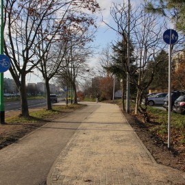 Nowe ścieżki rowerowe i chodniki na Piekarach już gotowe