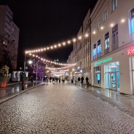 powiększ zdjęcie: Legnica rozbłysła świątecznie dla setek mieszkańców