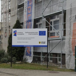 powiększ zdjęcie: Termomodernizacja budynków użyteczności publicznej – postępy prac
