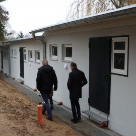 powiększ zdjęcie: LBO. Powstały nowe pawilony z wybiegami dla piesków