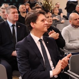 powiększ zdjęcie: Honorowi dawcy krwi uhonorowani w Centrum Witelona