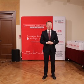 powiększ zdjęcie: Honorowi dawcy krwi uhonorowani w Centrum Witelona
