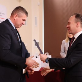 powiększ zdjęcie: Honorowi dawcy krwi uhonorowani w Centrum Witelona
